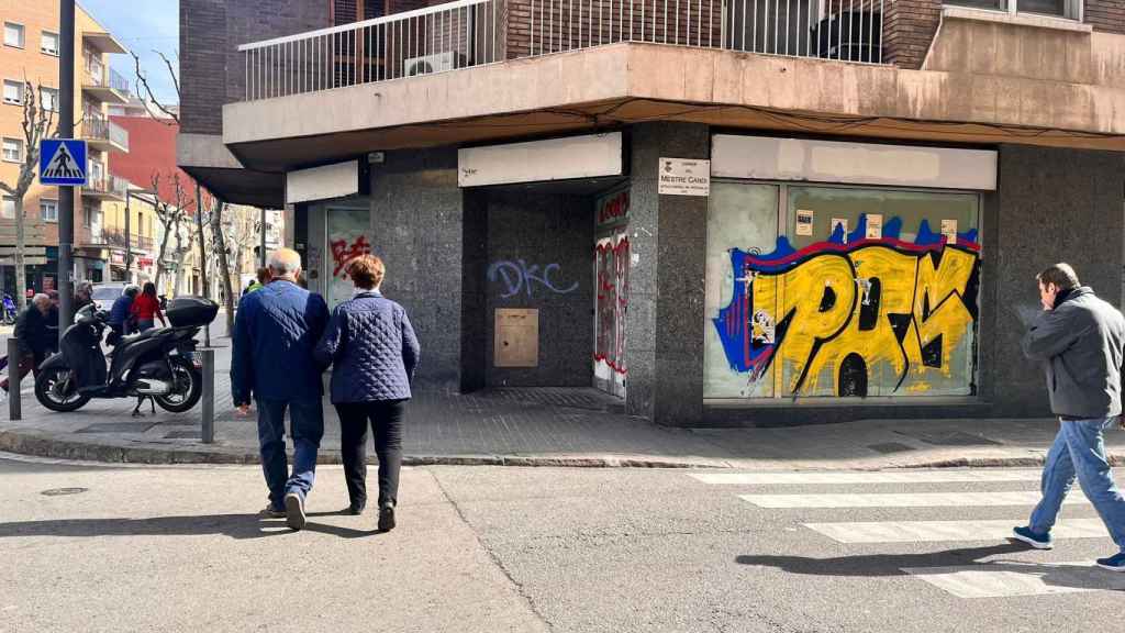 Uno de los locales okupados en el barrio de Sant Josep de L'Hospitalet / METRÓPOLI