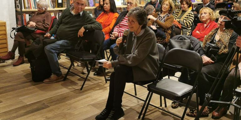 Elda Mata, presidenta de Societat Civil Catalana, en el acto en la librería Byron / SCC