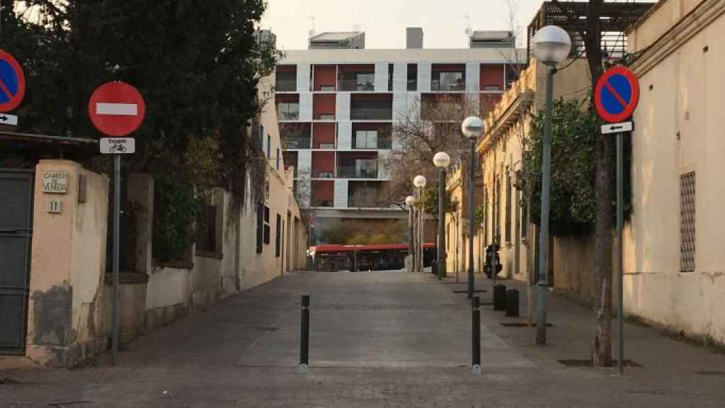 Sentido de circulación prohibido en la calle de Carles Collet