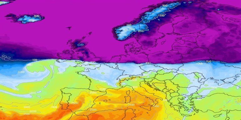 Mapa de la cota de nieve en Europa / Meteogix