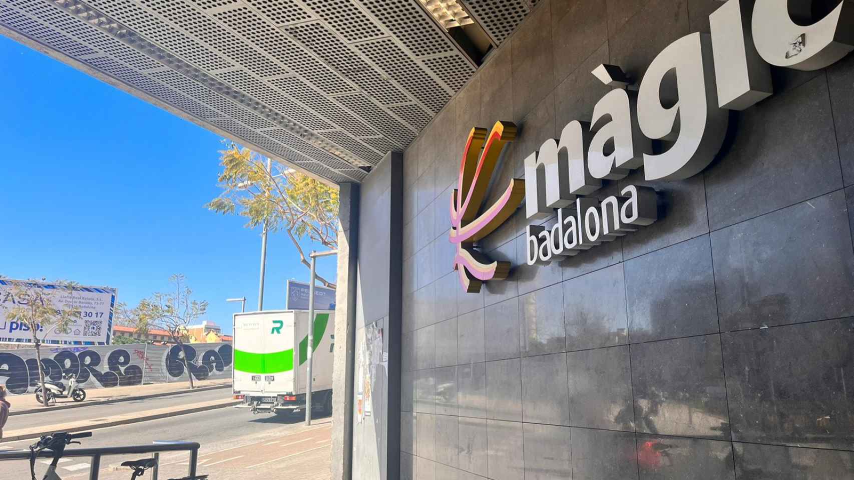 Instalaciones del Centre Comercial Màgic de Badalona / AV - METRÓPOLI