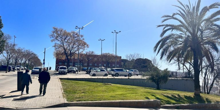 Exterior de la comisaría de la Guardia Urbana de Badalona / AV - METRÓPOLI