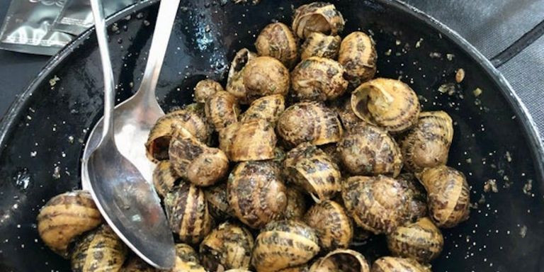 Caracoles a la llauna de El Pebrot y el petit cargol / EL PEBROT Y EL PETIT CARGOL