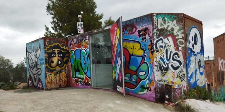 Graffitis en los búnkers del Carmel / VALENTS