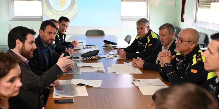 Una reunión de balance de la Unidad Domus / AJUNTAMENT DE BADALONA