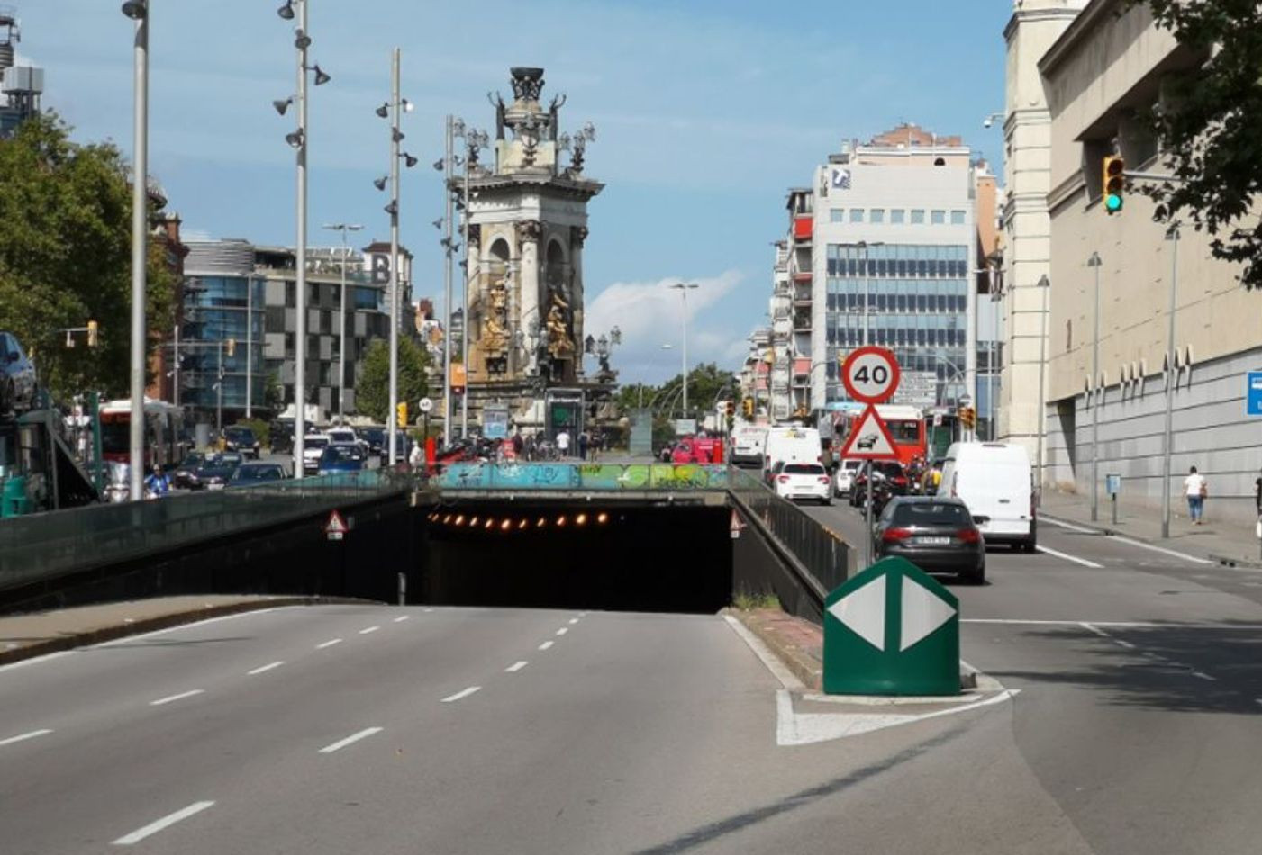 Túnel de la plaza de Espanya en Barcelona / AJ BCN