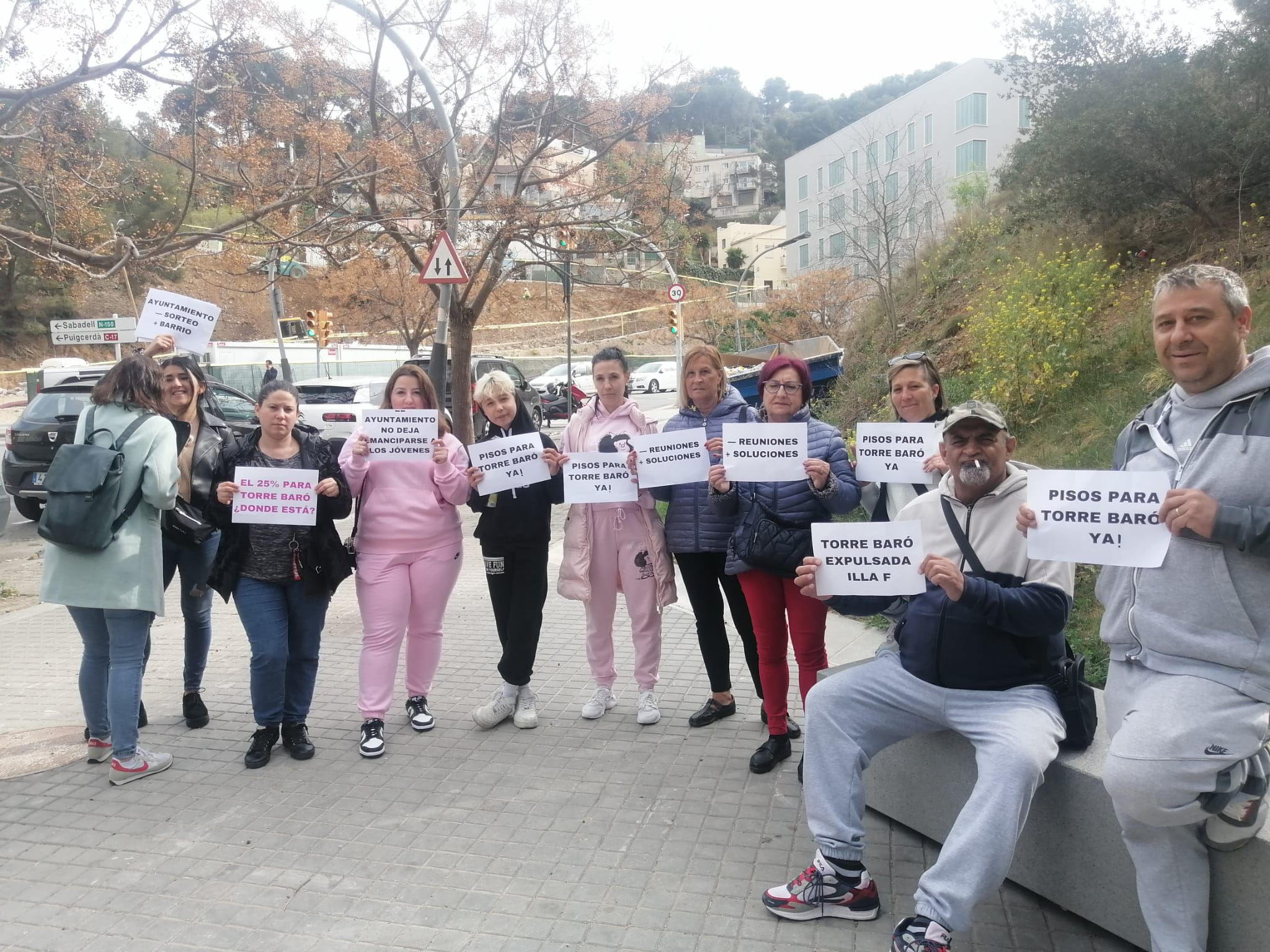 Vecinos de Torre Baró se manifiestan por la falta de vivienda pública en el barrio / ANDONI BERNÁ - METRÓPOLI