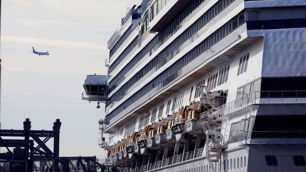 Un crucero en el Port de Barcelona / PORT DE BARCELONA