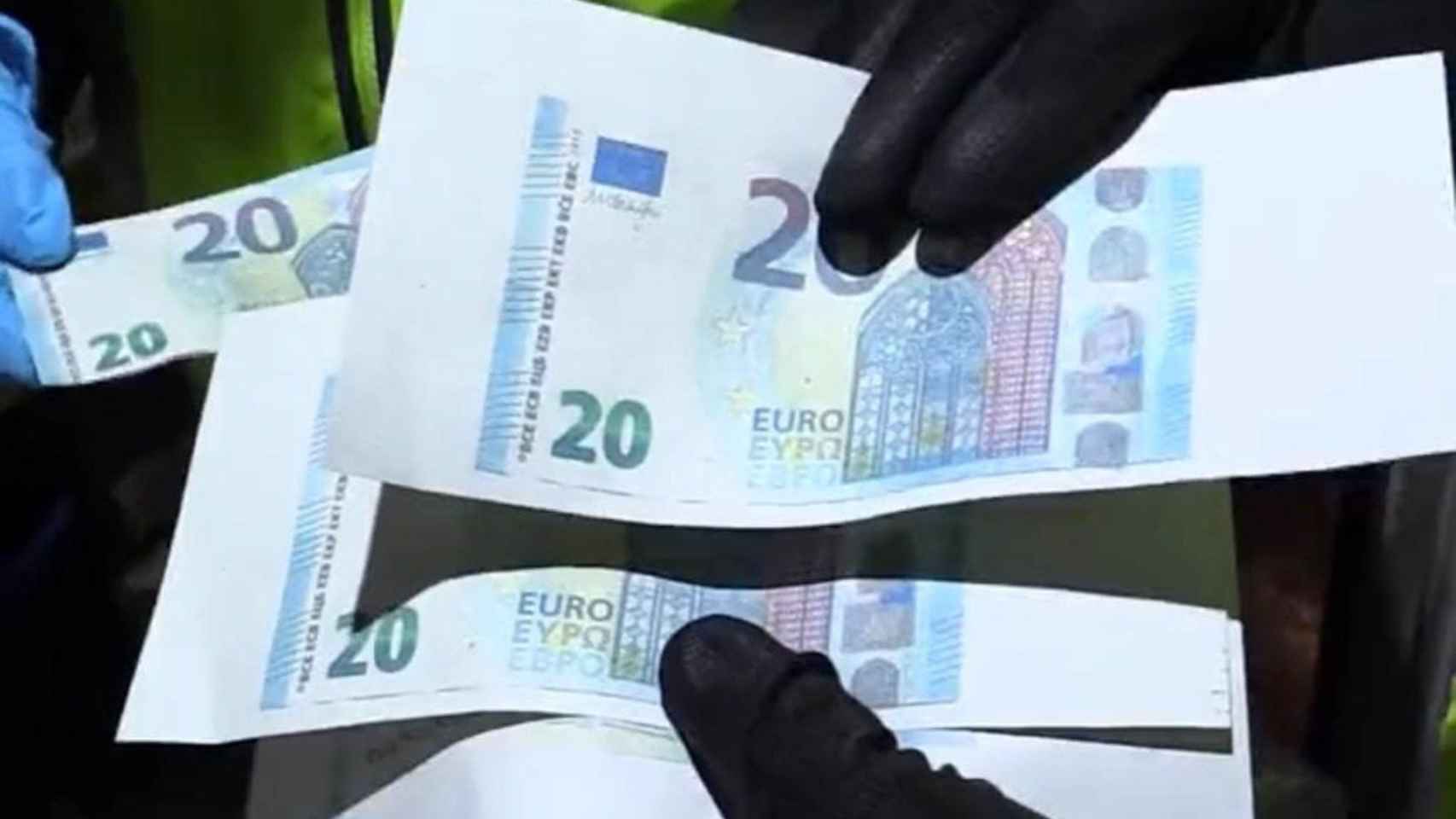 Billetes presuntamente falsificados por el clan familiar / MOSSOS