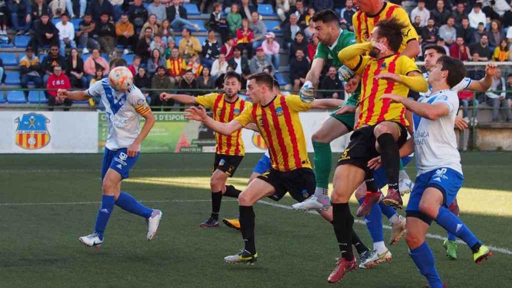 Derbi que ha enfrentado al Europa con el Sant Andreu / UE SANT ANDREU