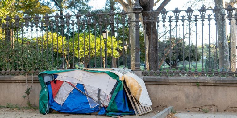 Personas sin hogar en la Ciutadella  / GALA ESPÍN - METRÓPOLI