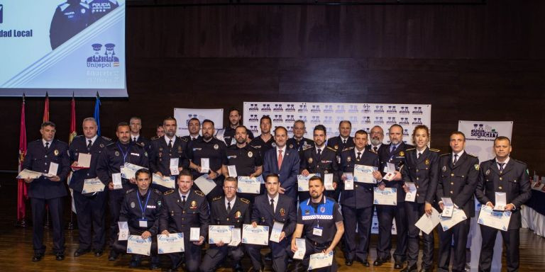 Los agentes que han recibido méritos nacionales durante el evento en el Palacio de Congresos de Albacete / CEDIDA