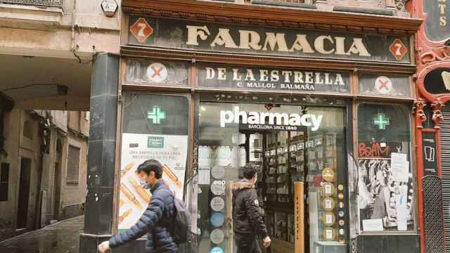 Farmacia la Estrella del Gòtic / TWITTER @BARNACENTRE