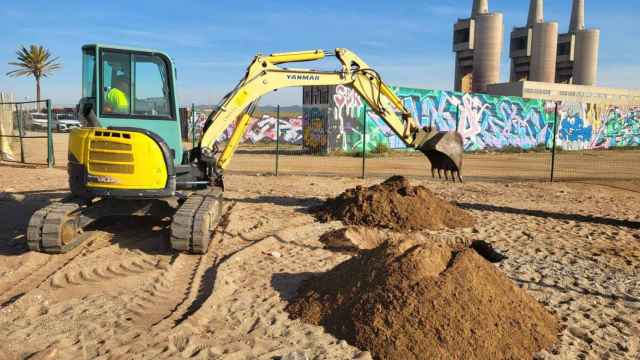 Obras en la playa de Sant Adrià de Besòs / FILO CAÑETE