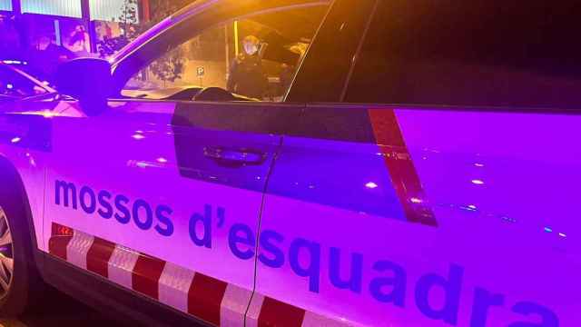 Un coche de los Mossos d'Esquadra en Badalona / ÁNGELA VÁZQUEZ