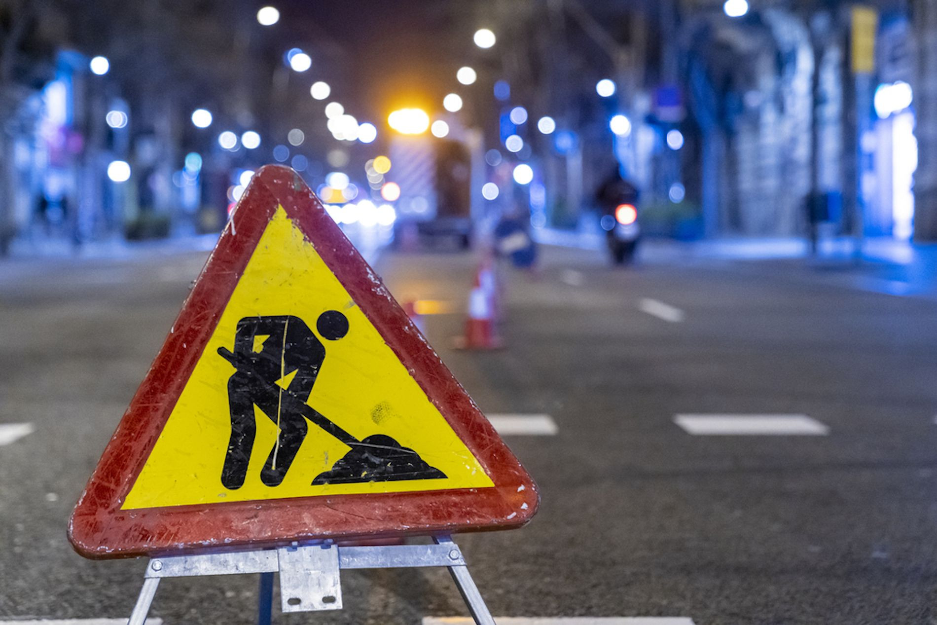 Una calle cortada por obras / GUB