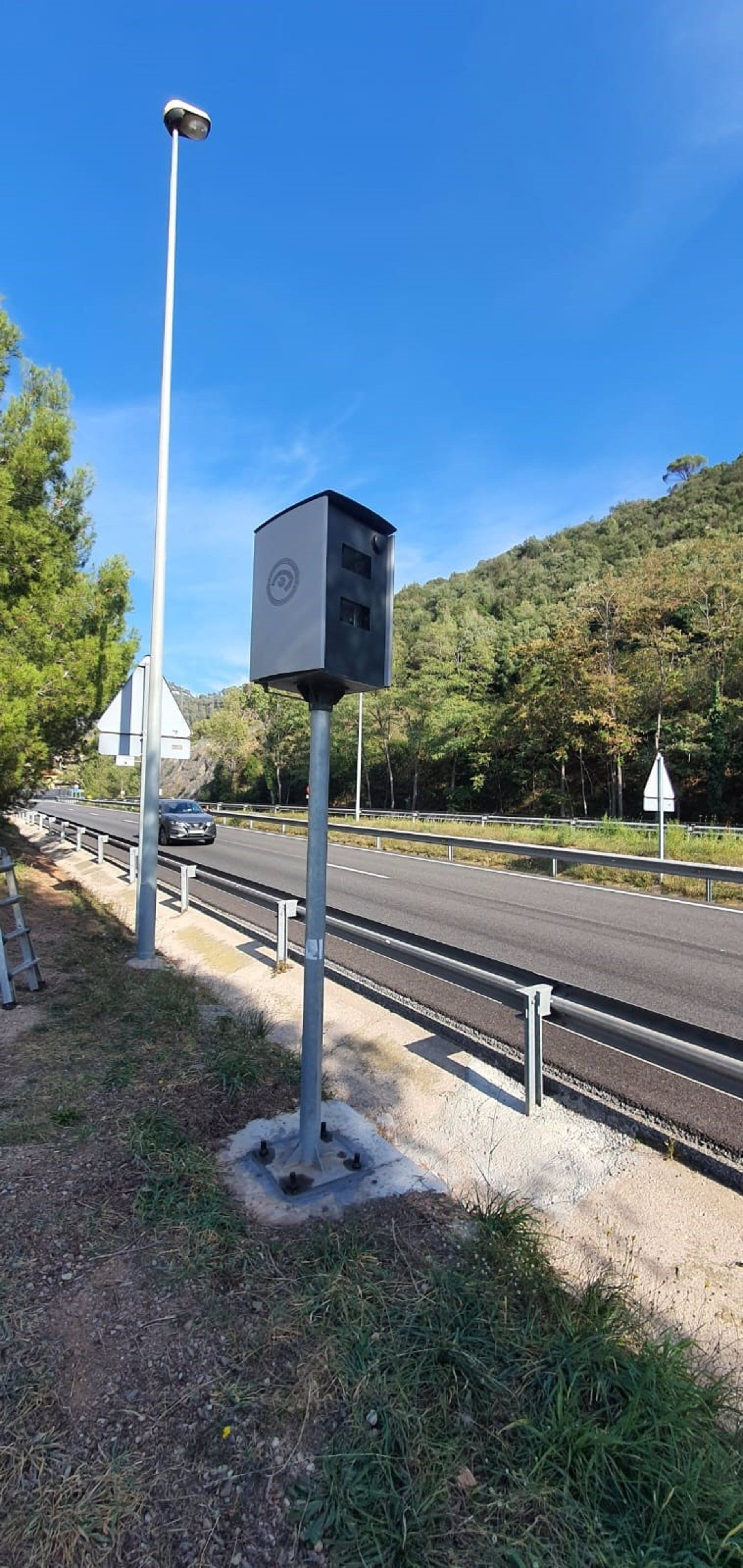 Nuevo radar fijo en la carretera C-17 en Barcelona / TRANSIT