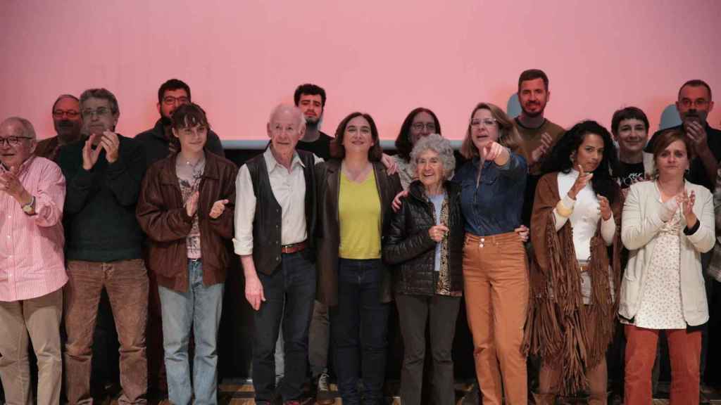 Jordi Borja, al lado de Ada Colau, en la presentación de la lista de los comunes / EP