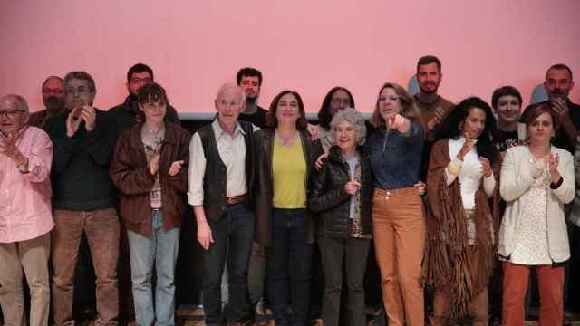 Jordi Borja, al lado de Ada Colau, en la presentación de la lista de los comunes / EP