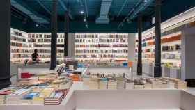 Interior de Ona Llibres en Barcelona / ONA LLIBRES