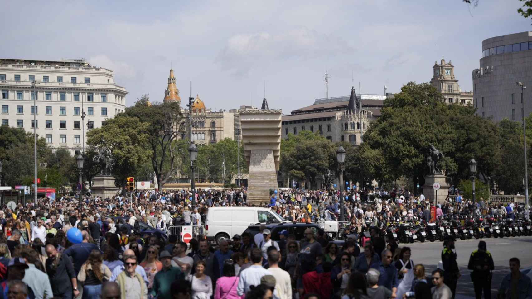 Sant Jordi 2023 en Barcelona / LUIS MIGUEL AÑÓN (MA)