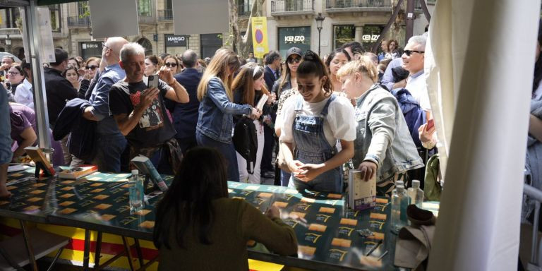 Sant Jordi 2023 en Barcelona / LUIS MIGUEL AÑÓN (MA)