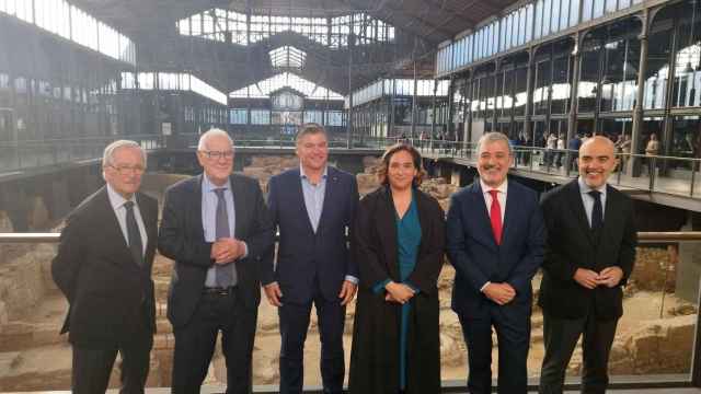 Xavier Trias, Ernest Maragall, Antoni Cañete (Pimec), Ada Colau, Jaume Collboni y Daniel Sirera, en el Born Centre Cultural / EP