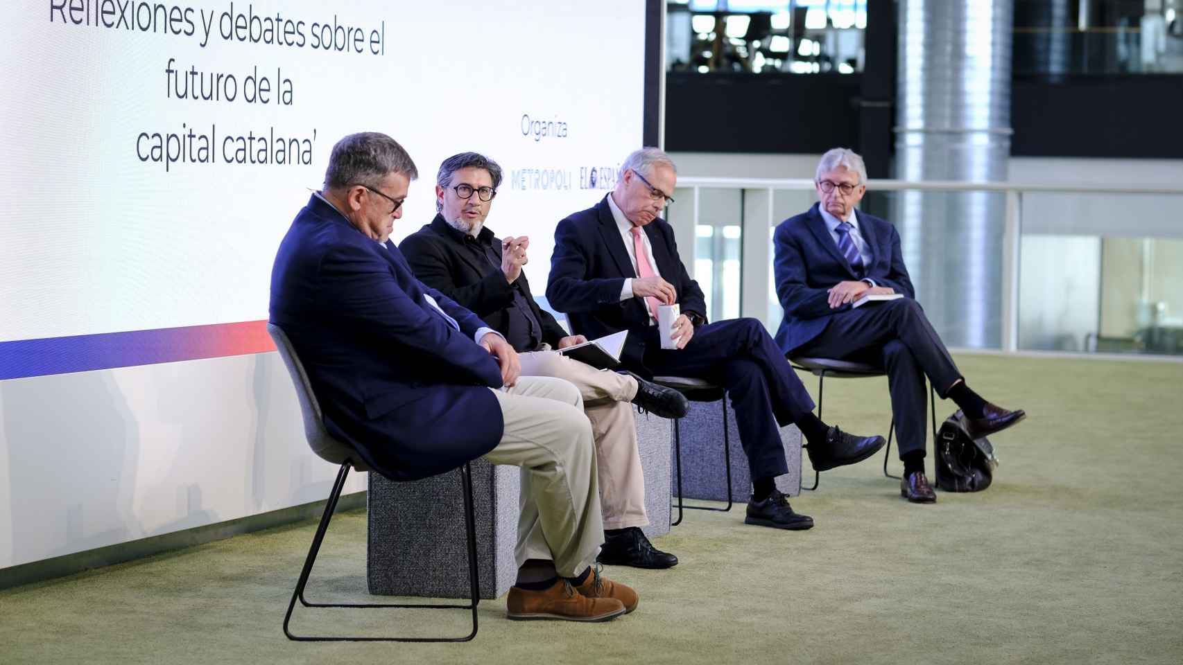 Mesa redonda. El aeropuerto Josep Tarradellas-El Prat, ¿ampliación o resignación?