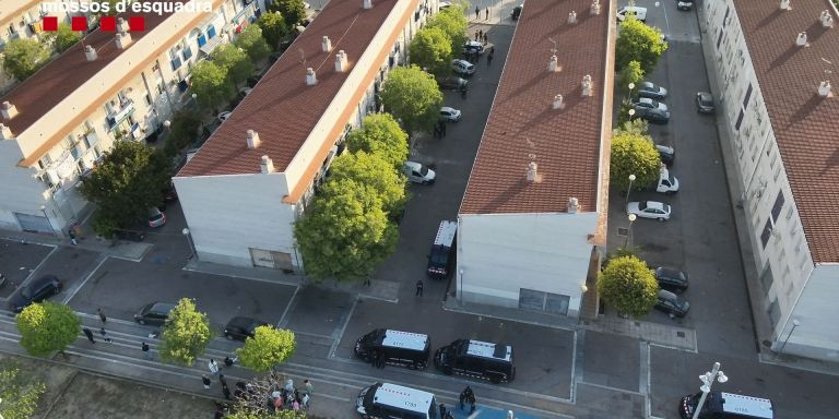 Las casas de Sant Cosme que albergaban plantaciones de marihuana / MOSSOS D'ESQUADRA