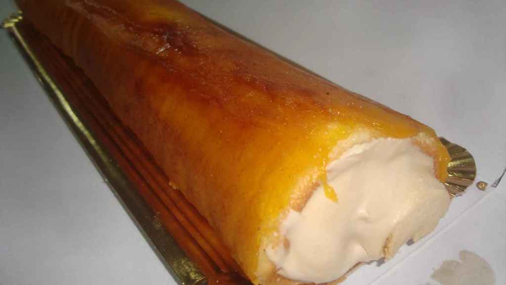 Brazo de gitano relleno de crema de turrón de Jijona / Wikipedia Commons - Juan Emilio Prades Bel