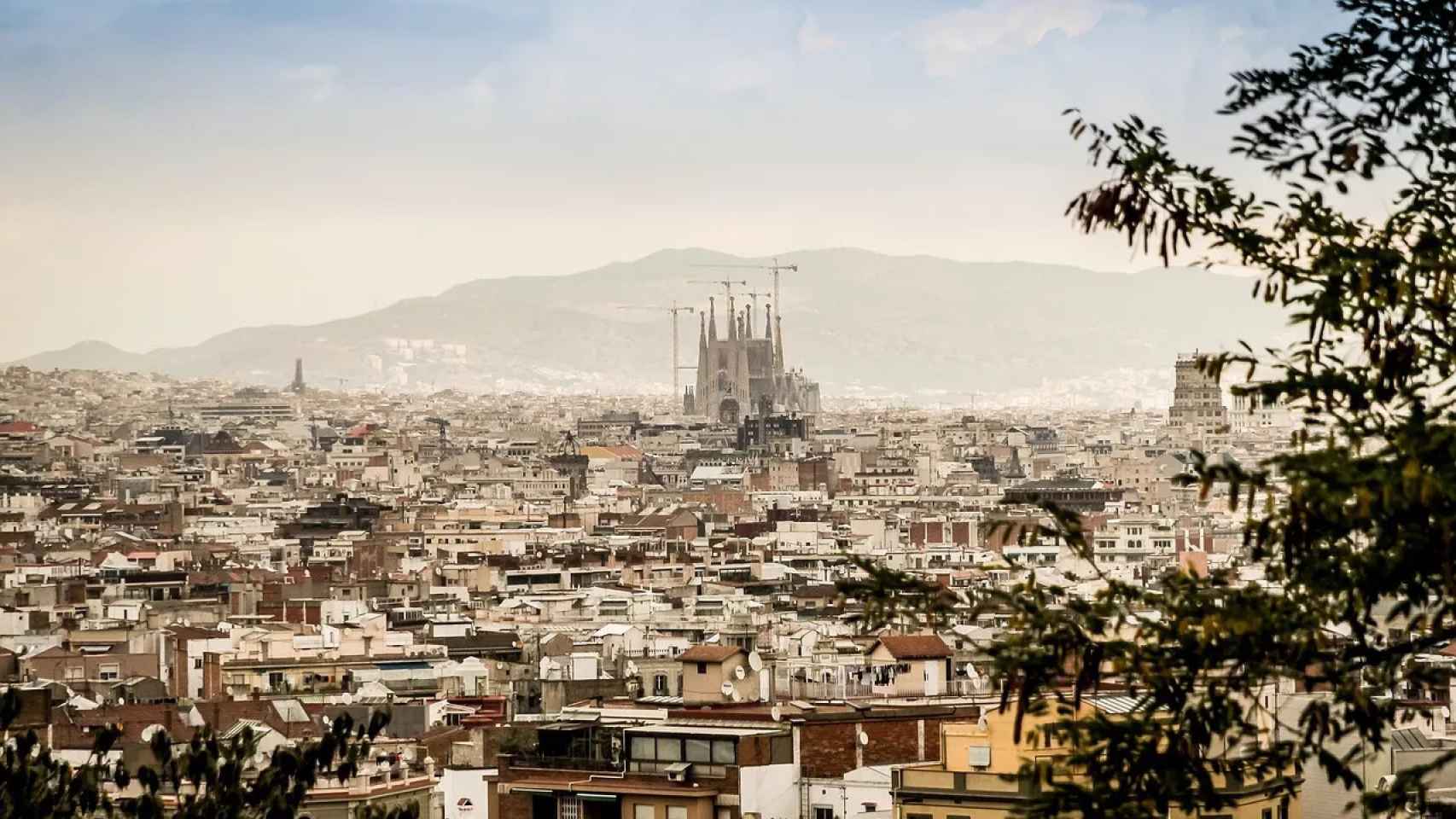 Vista de Barcelona, con la Sagrada Familia al centro