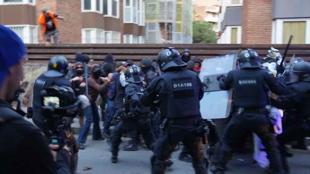 Cargas policiales contra los okupas de la Bonanova / GALA ESPÍN