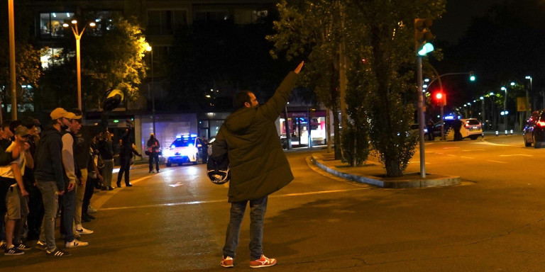 Un nazi tras la manifestación antiokupa de la Bonanova / GALA ESPÍN