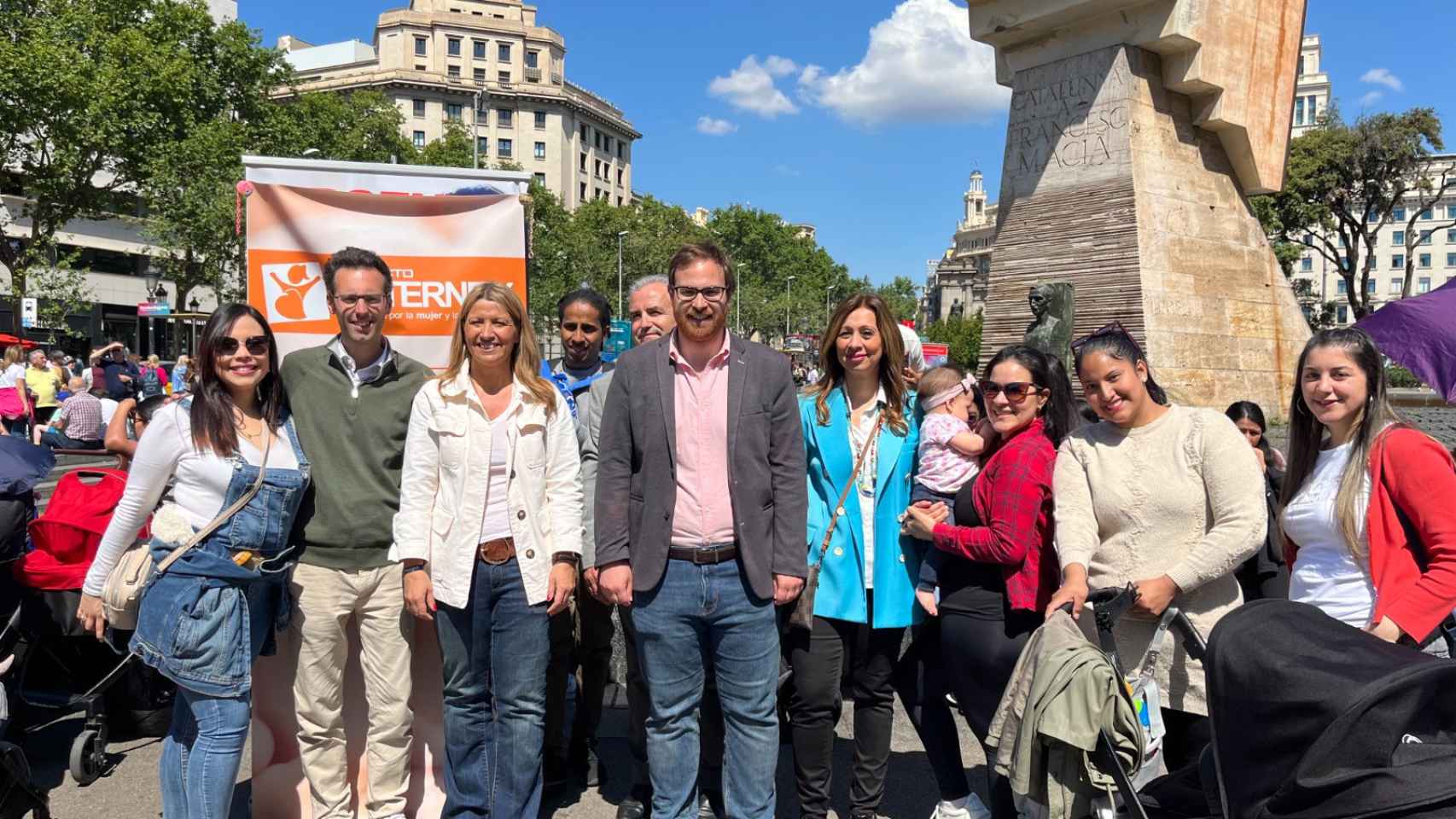 La formación de Valents en el acto de presentación de la concejalía de Familia / VALENTS