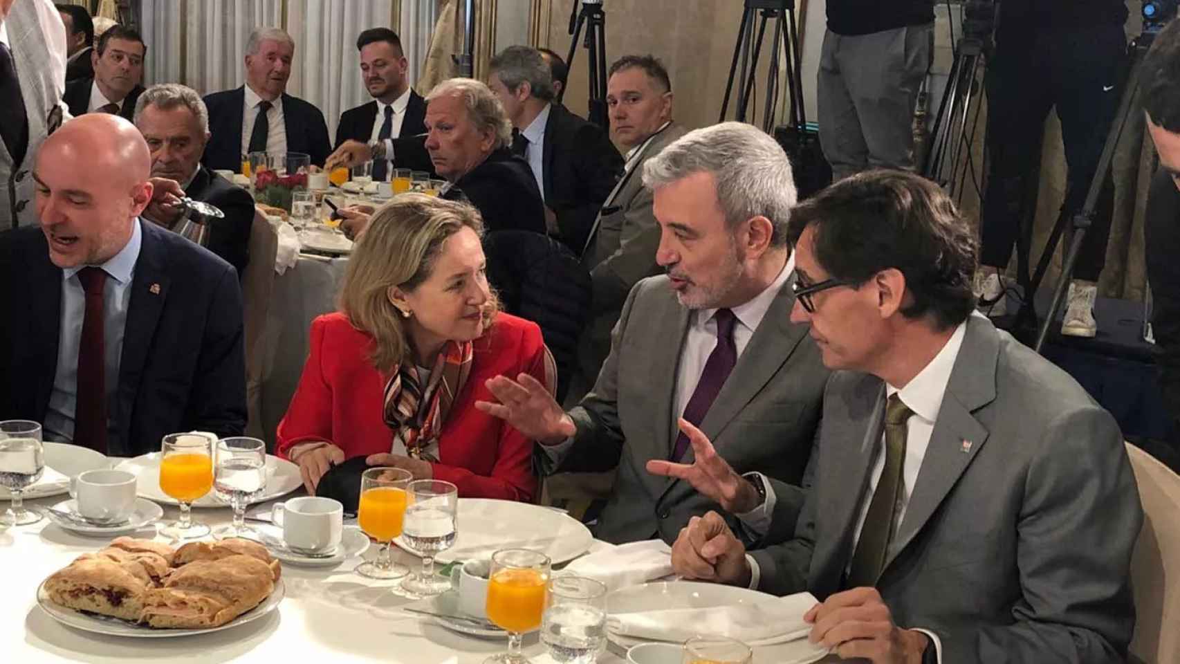 Nadia Calviño, Jaume Collboni y Salvador Illa, en un desayuno informativo / MA