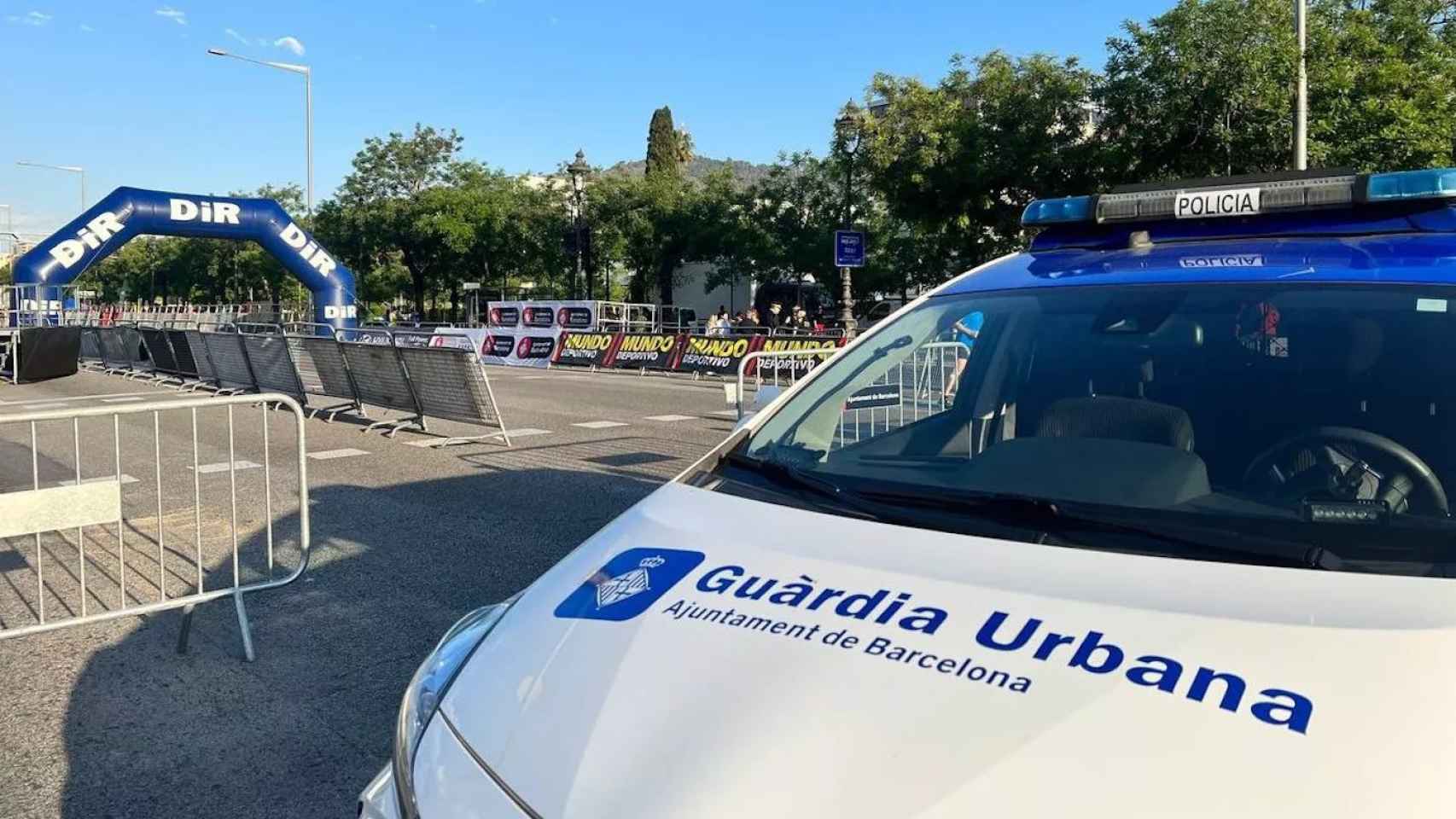 Coche patrulla de la Guardia Urbana por la Cursa Dir-Guardia Urbana / GUB