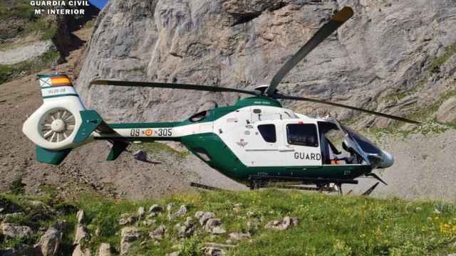 Helicóptero de la Guardia Civil durante un rescate / GUARDIA CIVIL