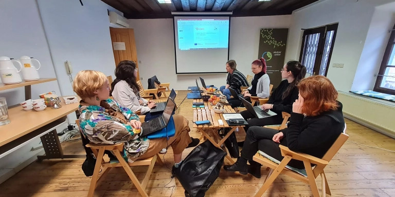 Reunión de trabajo con la participación de miembros de Enginyeria Sense Fronteres / ENGINYERIA SENSE FRONTERES