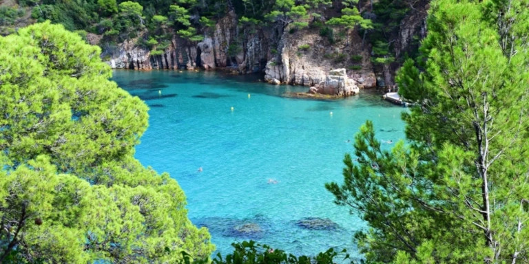 La cala de Aiguablava / SHUTTERSTOCK SIMONA BOTTONE