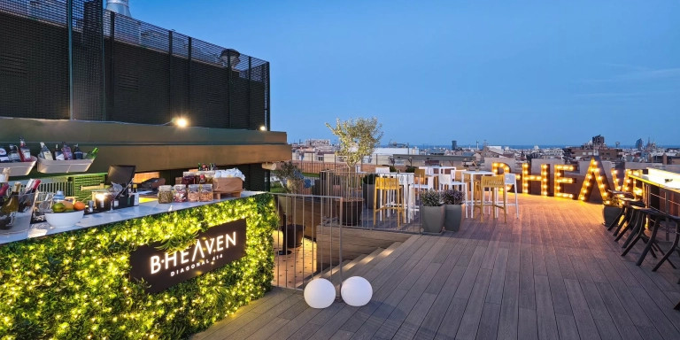 Terraza del Hotel Occidental Diagonal en Barcelona / HOD