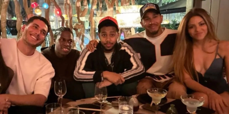 Shakira junto a Hamilton y otros amigos cenando en el restaurante Parco / INSTAGRAM