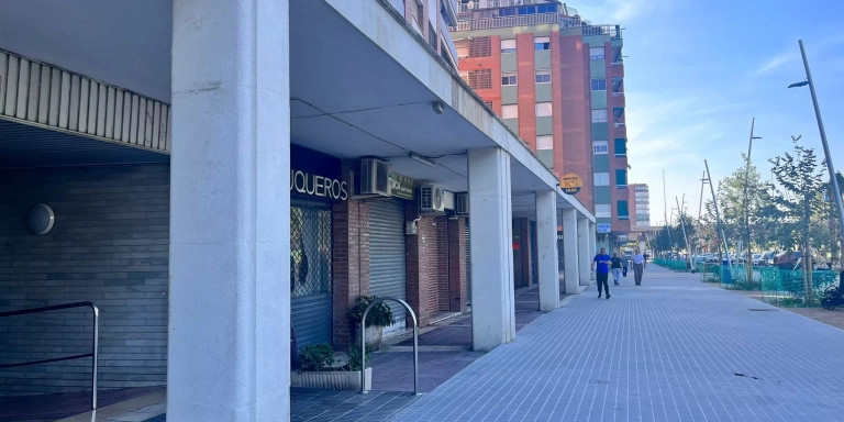 El número 15 del paseo de la Rambleta donde ha tenido lugar el parricidio en Sant Adrià / METRÓPOLI
