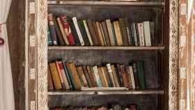 Libros antiguos en una imagen de archivo / ARCHIVO