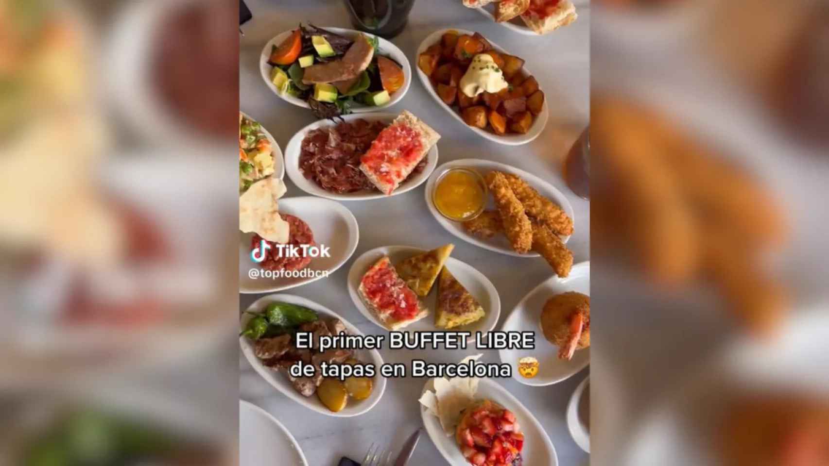 Tapas en el 'Limbo', el primer buffet libre de tapas en Barcelona / TIKTOK @TOPFOODBCN