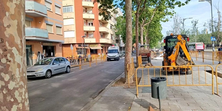 Las obras de la avenida de la Platja en Sant Adrià / TWITTER - @LaMareaVerdeSAB