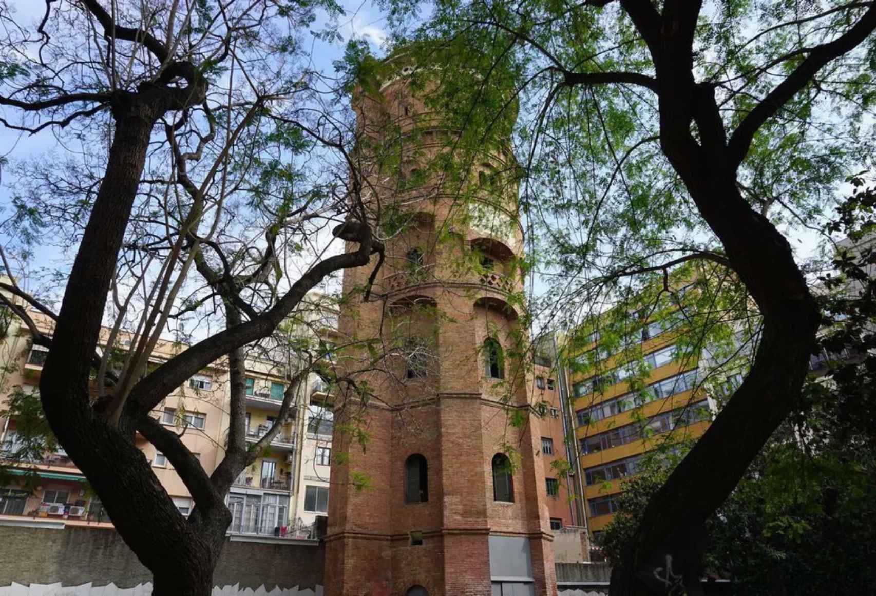 Los jardines de la Torre de les Aigües, en el Eixample de Barcelona