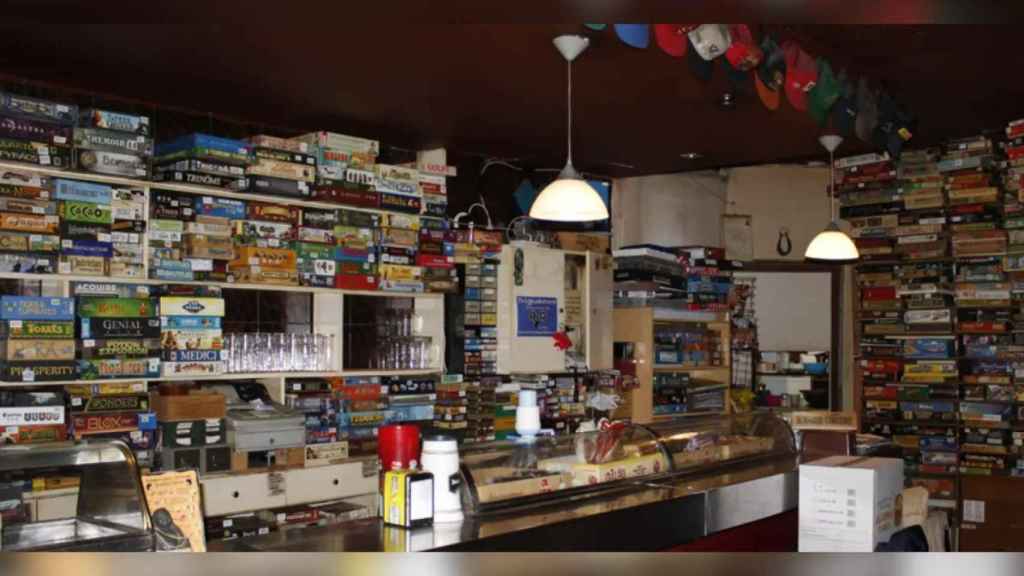 Biblioteca de juegos de mesa del bar QueimadaNivellQ / FACEBOOK QUEIMADA NIVELLQ