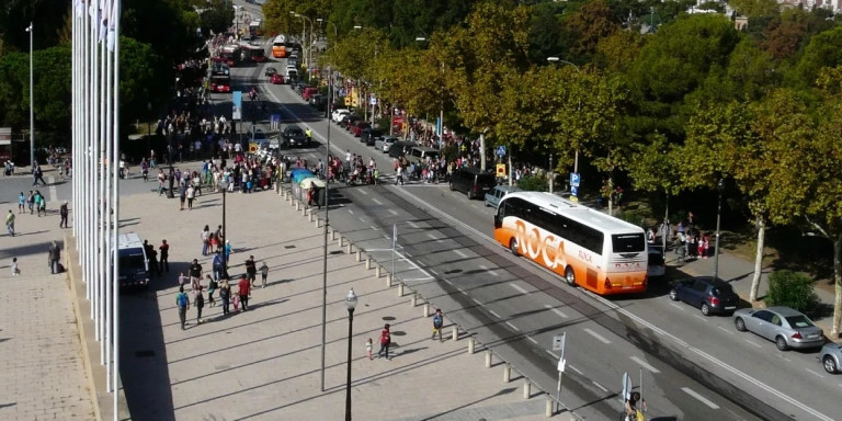 Circulación en la avenida del Estadi / WIKI