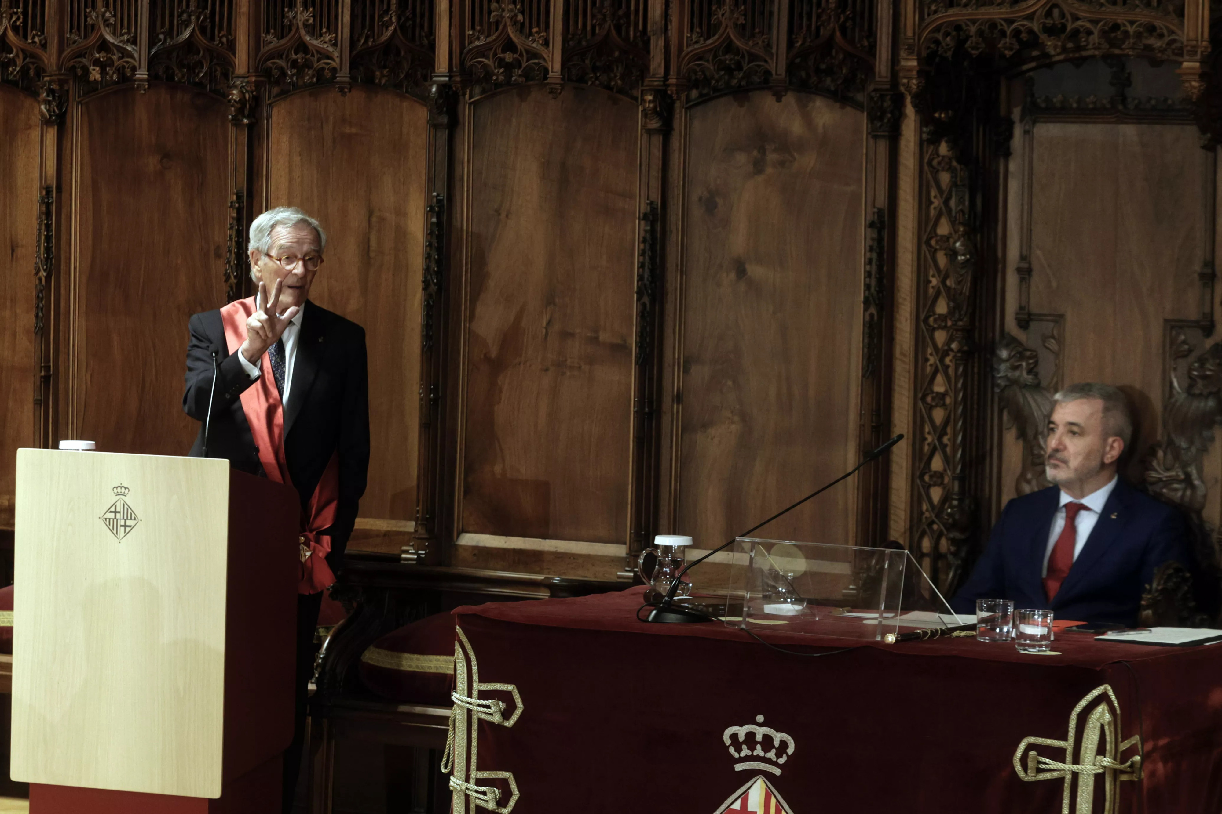 Xavier Trias y Jaume Collboni en el pleno de investidura / EFE