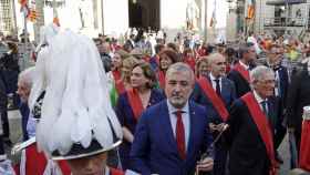 Jaume Collboni camino del Palau de la Generalitat / EFE